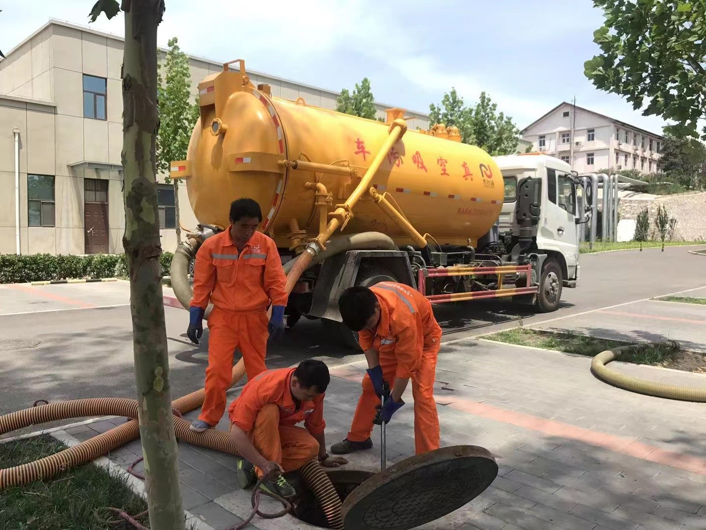 淳安化粪池清理与5-8吨吸粪车施工效率分析